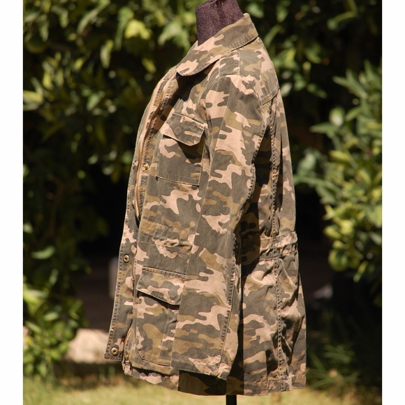 Forever 21 Camo Jacket - Picture 2 of 4